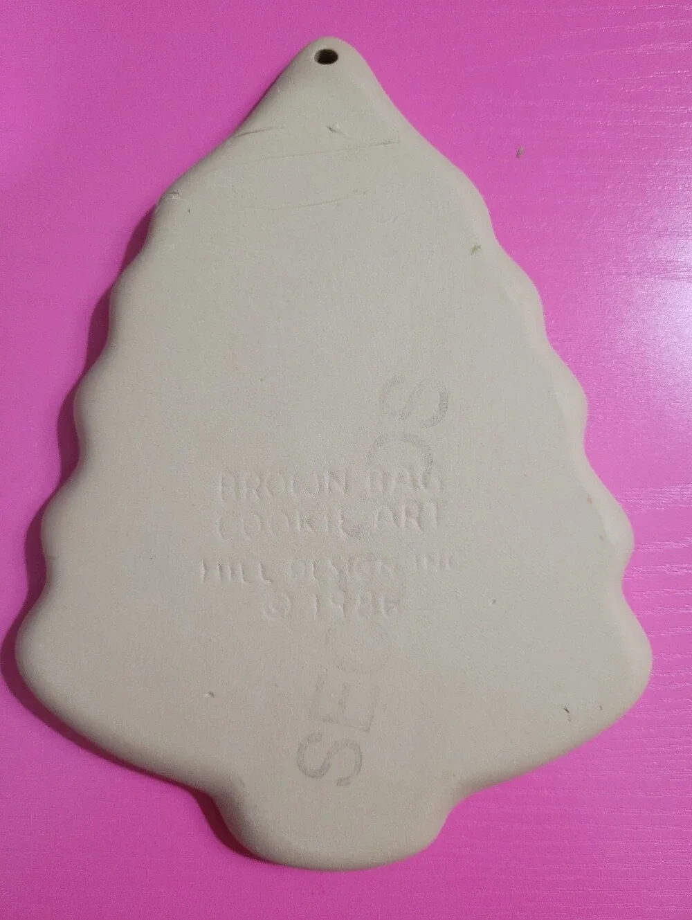 Vintage 1986 Brown Bag Cookie Art Christmas Tree Mold (1138)